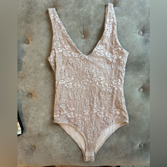 Body (Bodysuit) Femme SOCIALITE - Couleur Camel, Col Carré, Manches Courtes - Taille M Neuf Avec étiquettes